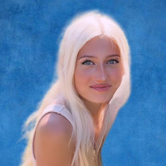 Meet your Posher, Miley - Picture 1 of 1